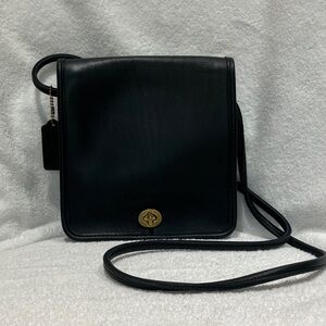 VTG COACH 9620 Navy Compact Pouch Leather Crossbody Bag